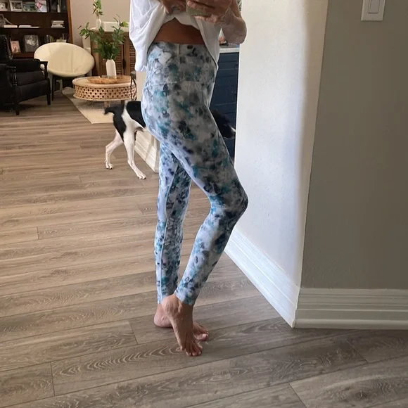 LuluLemon leggings - Size 4 - Picture 4 of 10